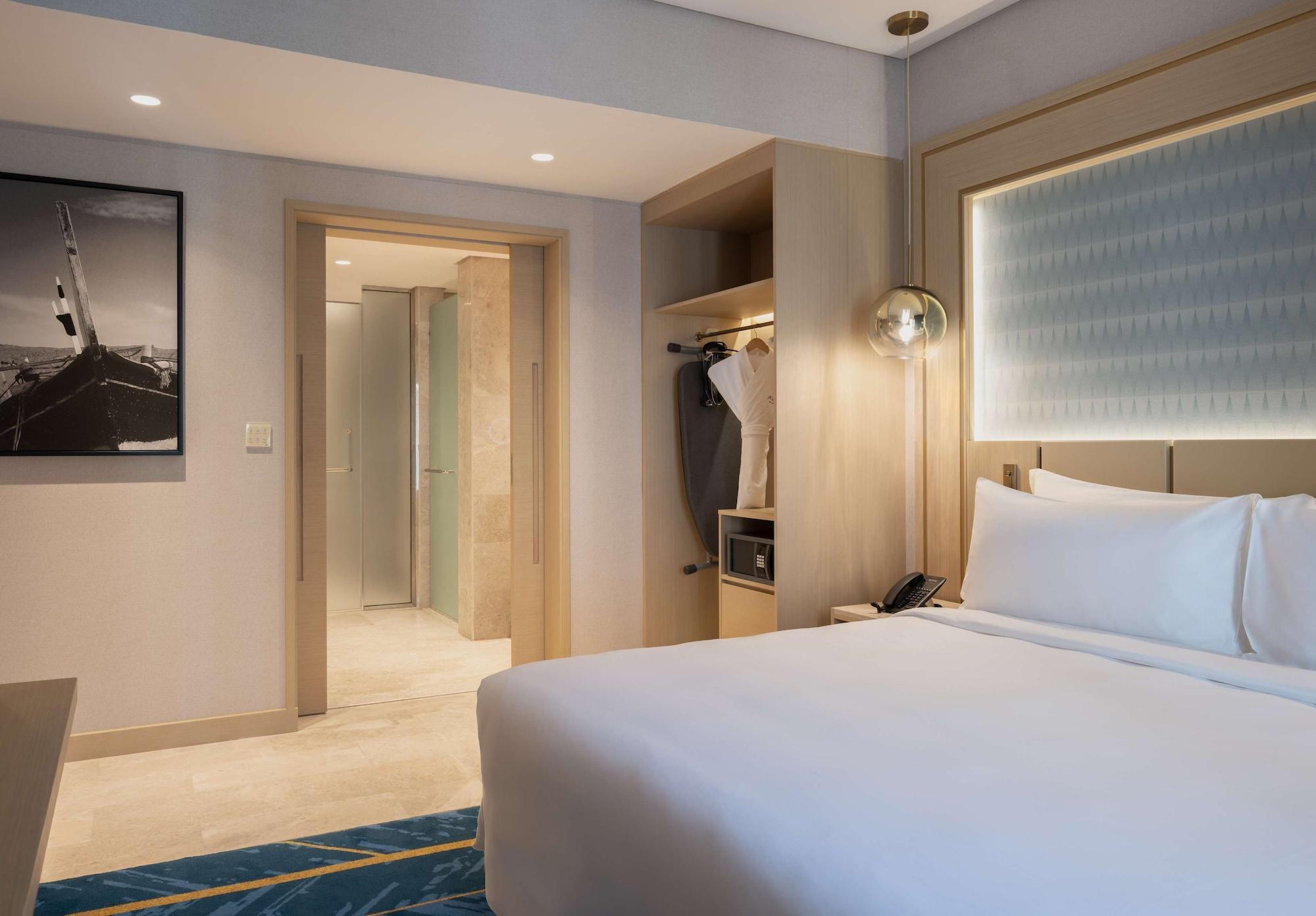 Maani Muscat Hotel & Suites Екстер'єр фото