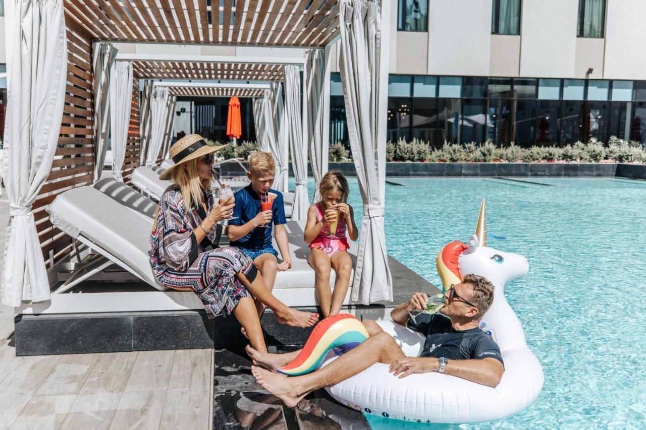 Maani Muscat Hotel & Suites Екстер'єр фото