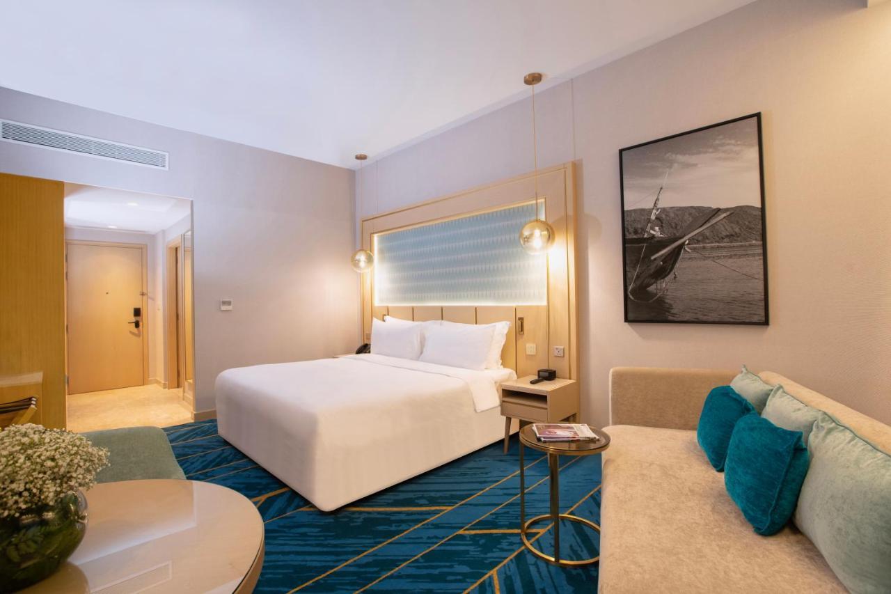 Maani Muscat Hotel & Suites Екстер'єр фото