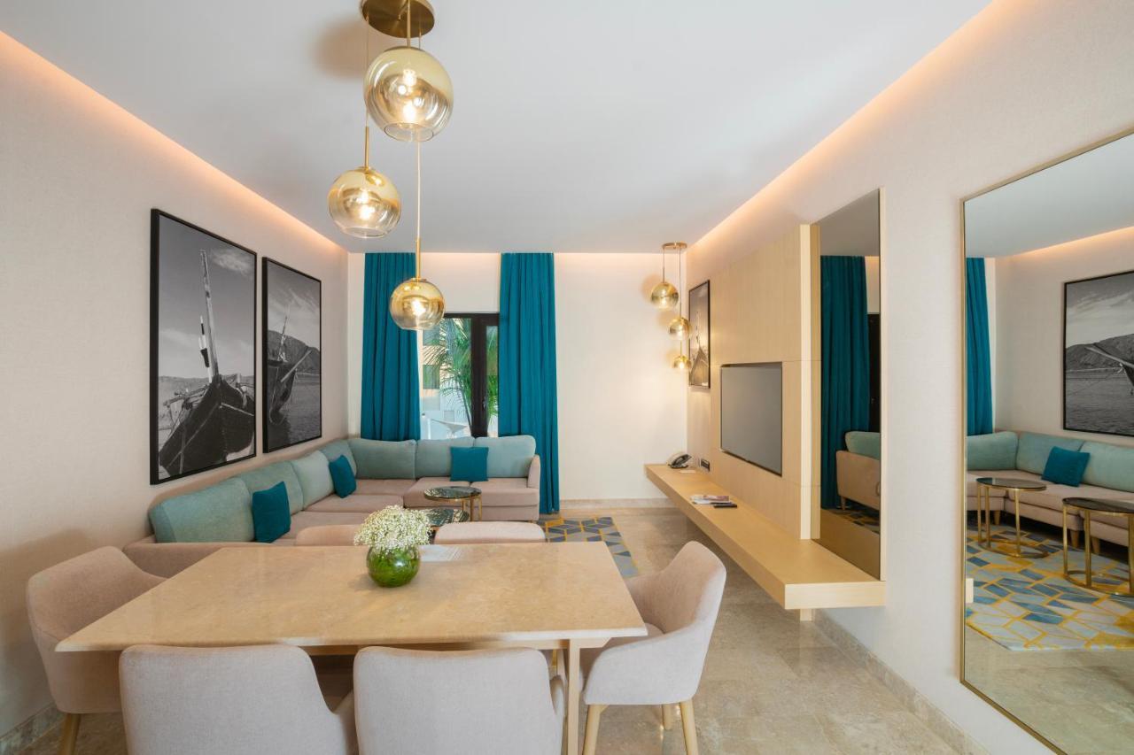 Maani Muscat Hotel & Suites Екстер'єр фото