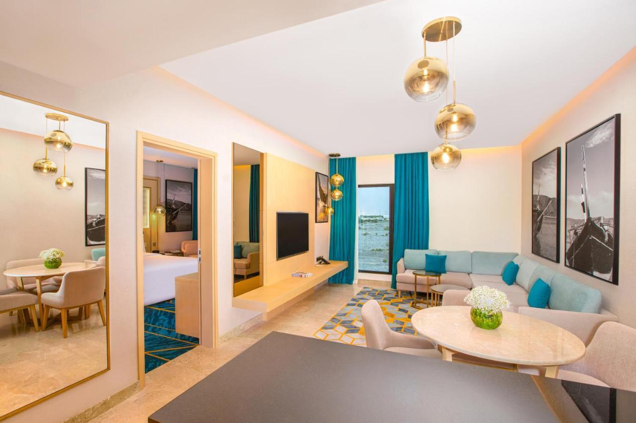Maani Muscat Hotel & Suites Екстер'єр фото